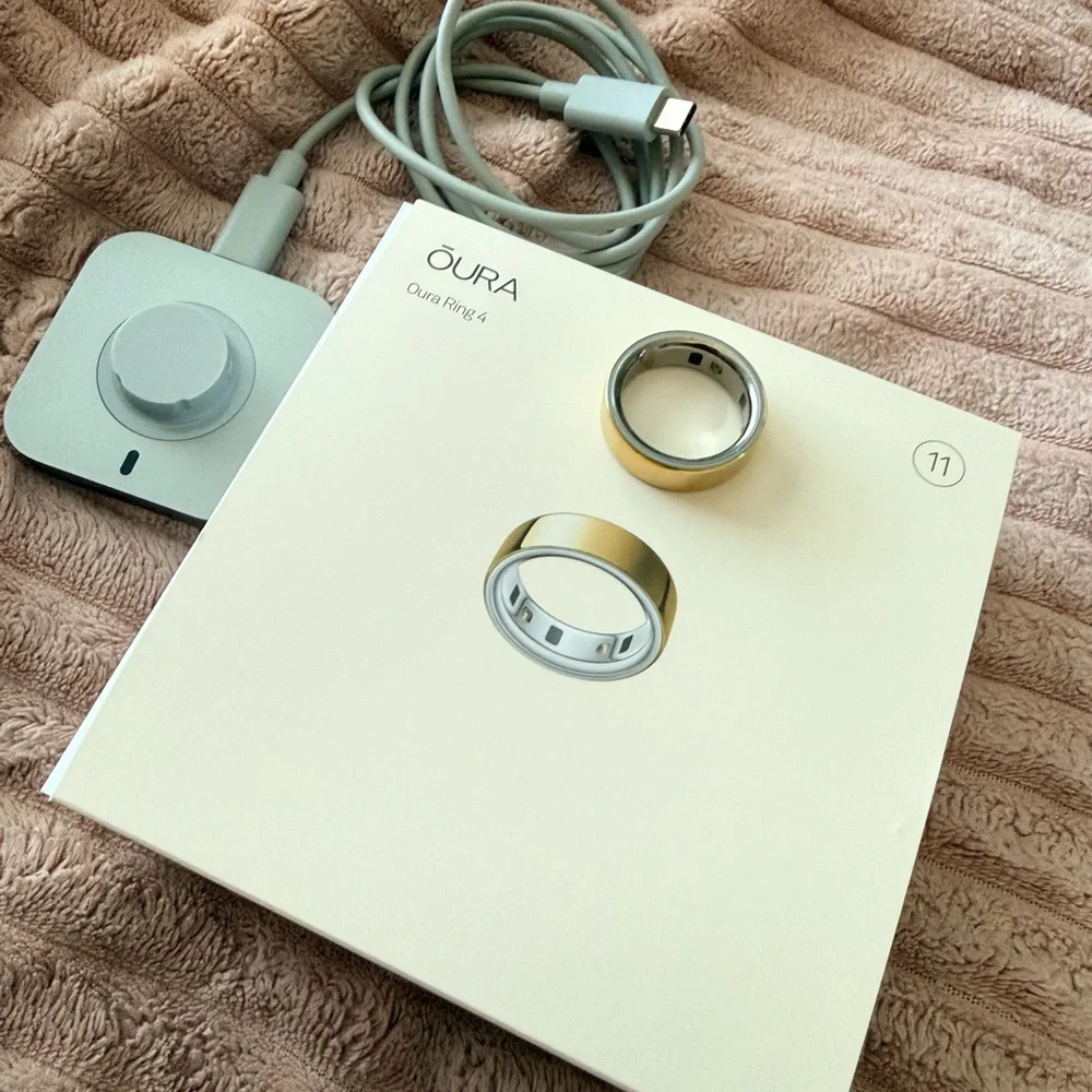Oura Ring Gen 4 Two-Tone Gold Exterior with Silver Interior (Size 11)